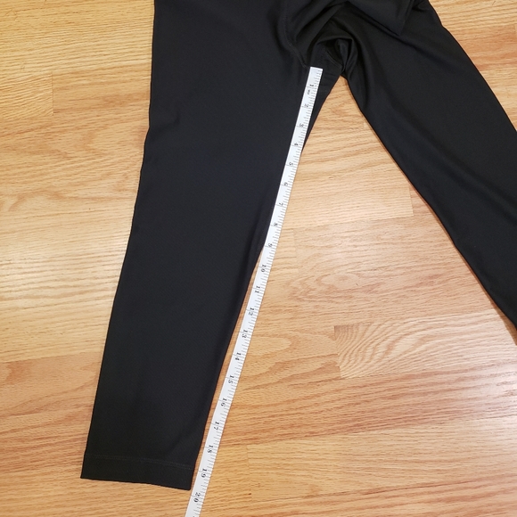 🍓 3/$20 RBX Black Ruffle Trim Cropped Leggings - Picture 9 of 9